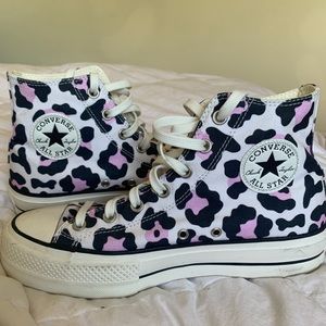 Worn twice platform leopard print sz 9 converse